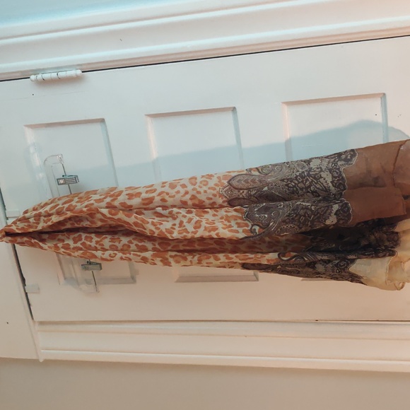 Paisley and leopard print scarf - Picture 3 of 5
